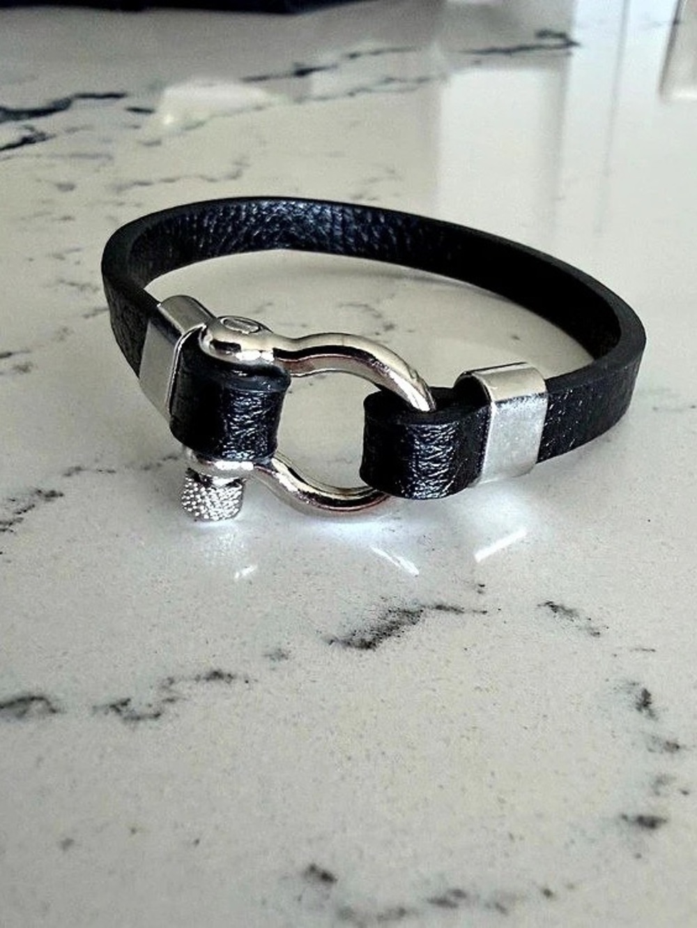 Black & Silver U-Shaped 8-Character Electroplated Black Horseshoe Buckle Leather